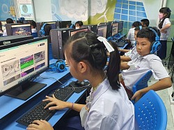 Students practice using AR at spatial.io.