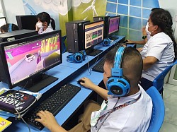 Students practice using AR at spatial.io.