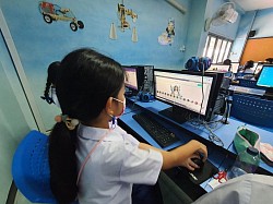 Students practice using AR at spatial.io.