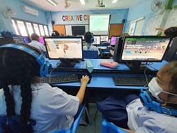 Students practice using AR at spatial.io.